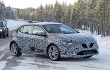 Mulet camouflé de Mégane 4 R.S. en Suède de 3/4 avant