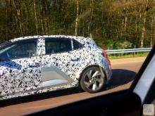 Mulet de Mégane 4 R.S. sur l'autoroute A6 arrière