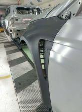 Aile de Mégane 4 R.S. sur la chaîne de montage