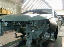 Caisse de Mégane 4 R.S. sur la chaîne de montage