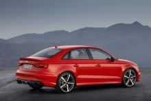 Audi RS3 berline 2017 de 3/4 arrière