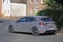 Mégane 4 R.S. jantes finition alu aux abords du circuit