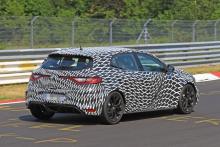 Mégane 4 R.S. jantes finition noir de 3/4 arrière